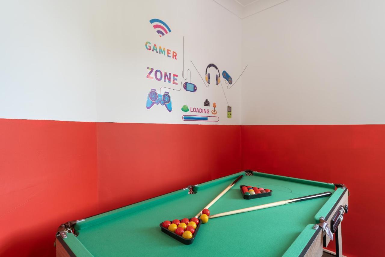 Aseda 4 Bedroom Private Parking, Game Zone -Pool Table, Garden Home Кінгстон-апон-Галл Екстер'єр фото