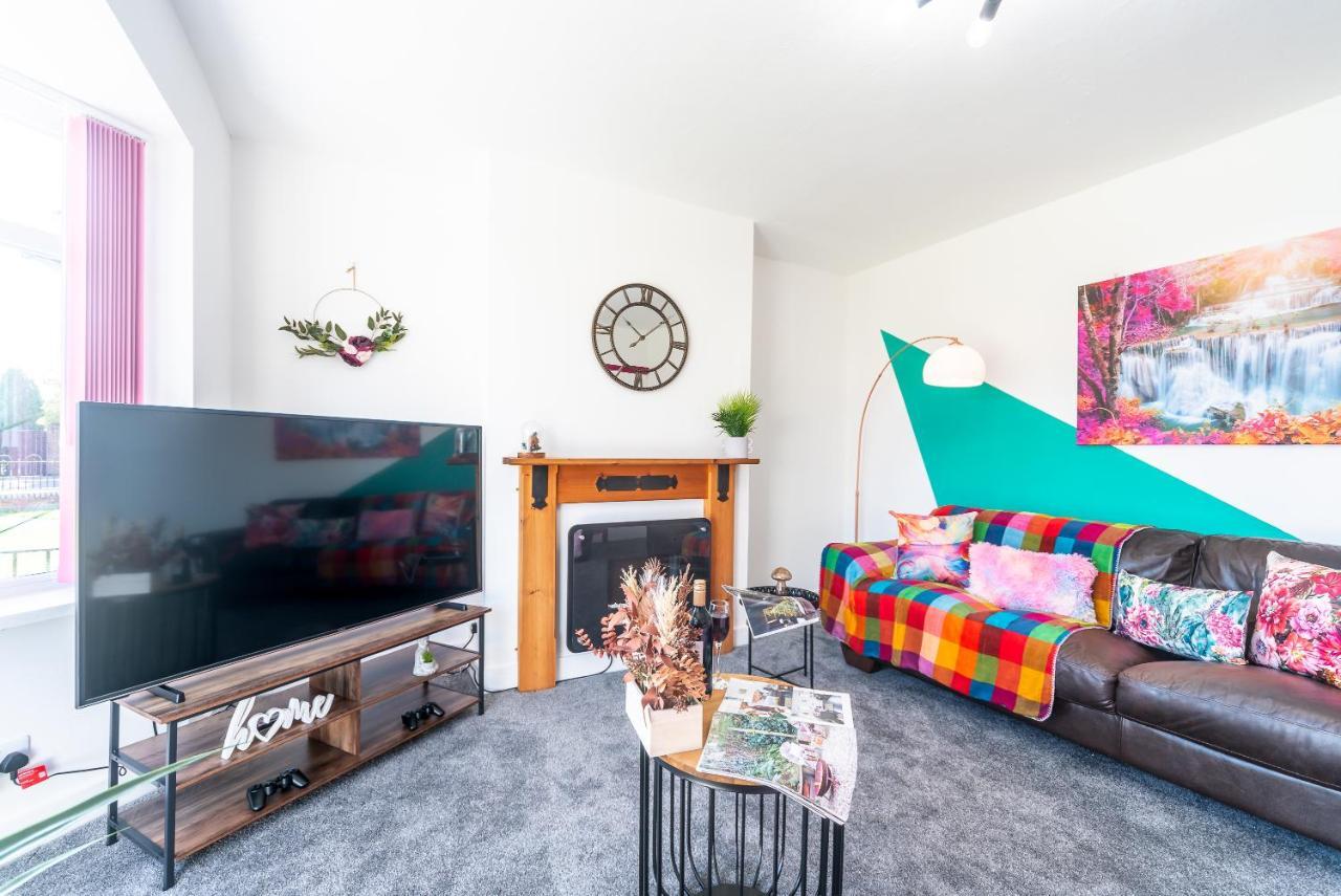 Aseda 4 Bedroom Private Parking, Game Zone -Pool Table, Garden Home Кінгстон-апон-Галл Екстер'єр фото