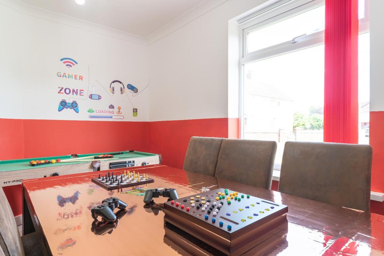 Aseda 4 Bedroom Private Parking, Game Zone -Pool Table, Garden Home Кінгстон-апон-Галл Екстер'єр фото