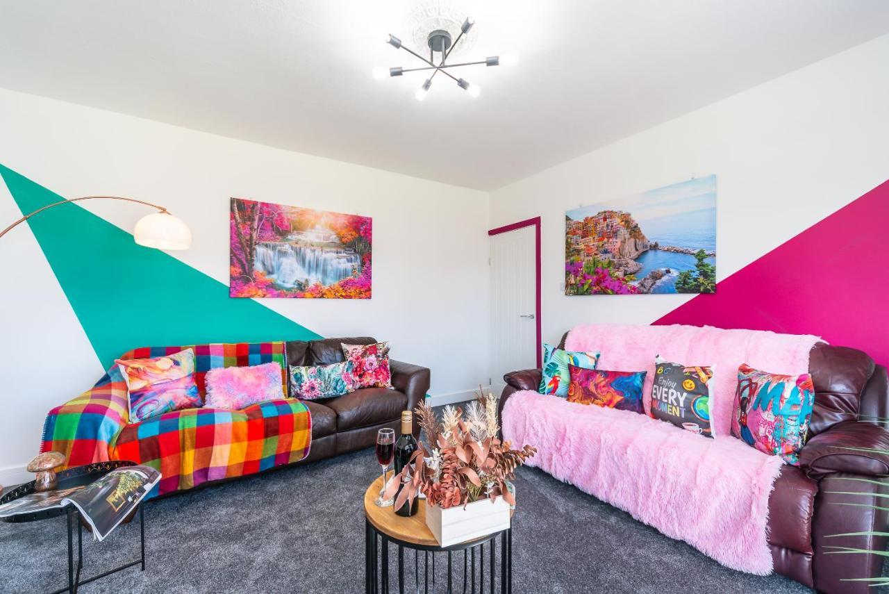 Aseda 4 Bedroom Private Parking, Game Zone -Pool Table, Garden Home Кінгстон-апон-Галл Екстер'єр фото