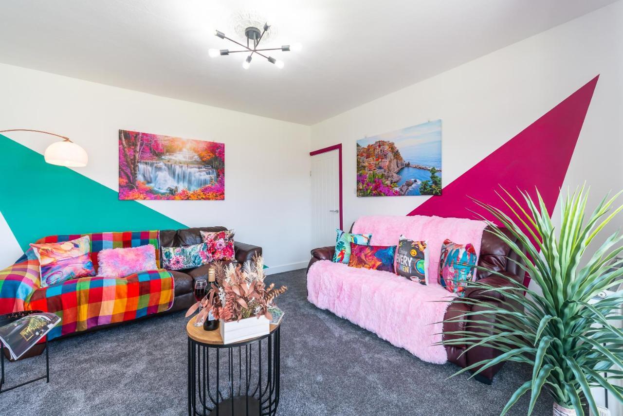 Aseda 4 Bedroom Private Parking, Game Zone -Pool Table, Garden Home Кінгстон-апон-Галл Екстер'єр фото